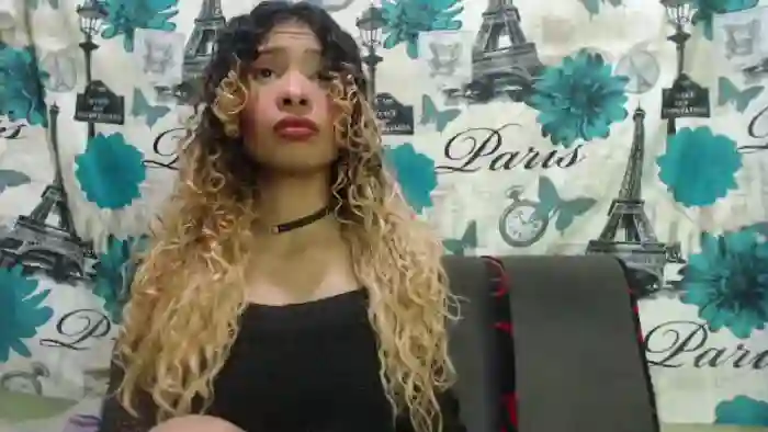 petite-ariana