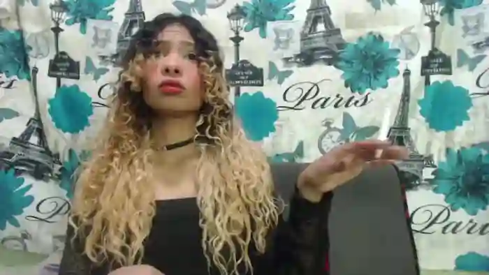 petite-ariana