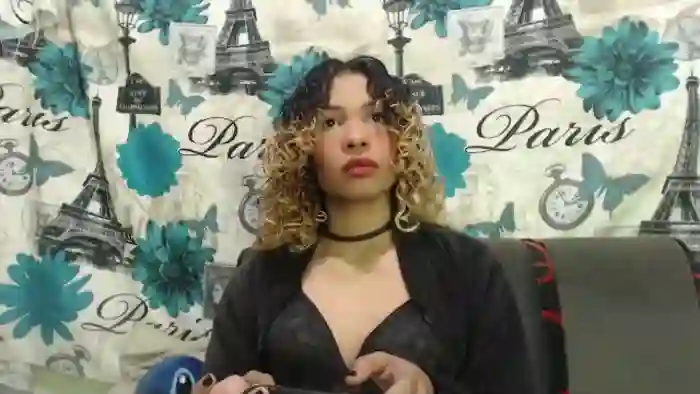 petite-ariana