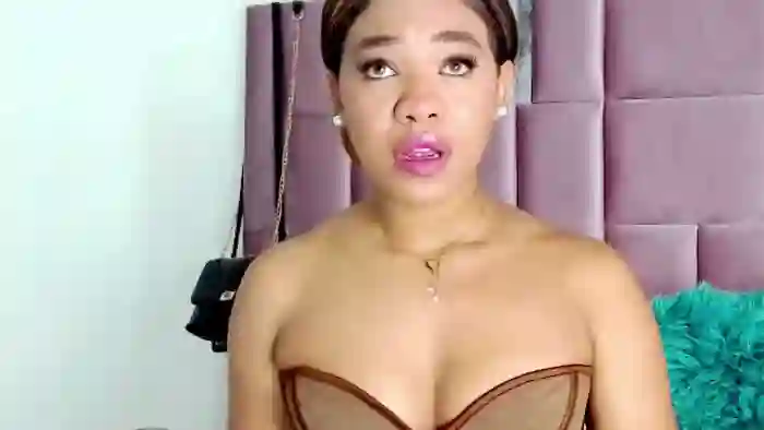 nahomy-jones