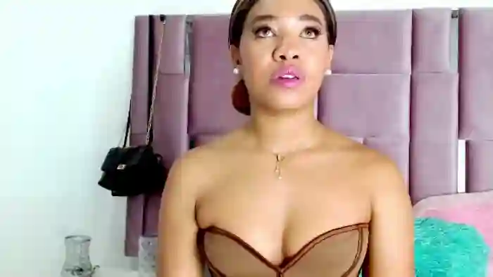 nahomy-jones