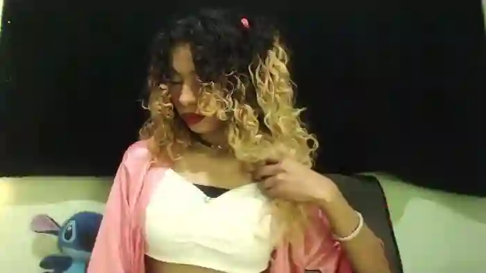 petite-ariana