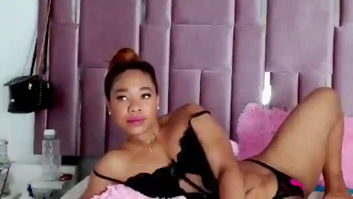 nahomy-jones