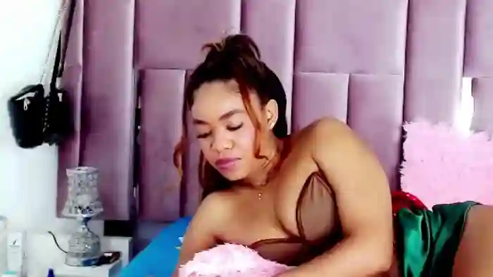 nahomy-jones