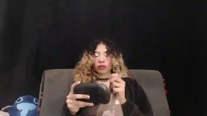 petite-ariana