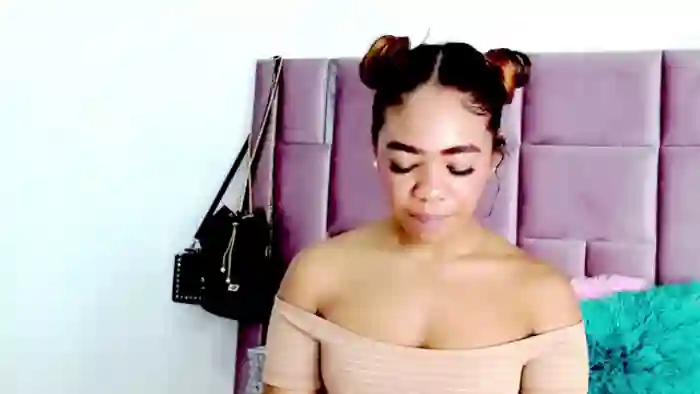 nahomy-jones
