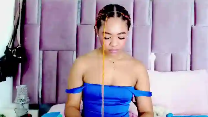 nahomy-jones