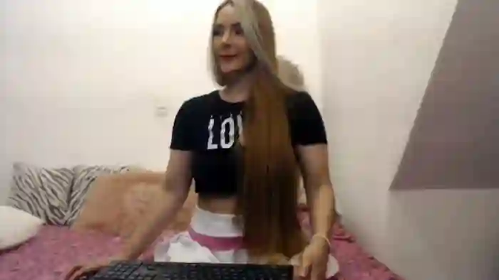 nicole-angeles