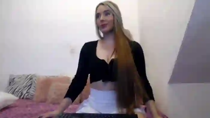 nicole-angeles