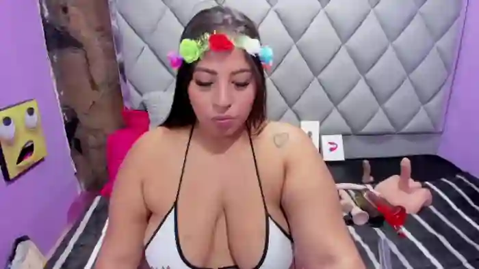 luisana-boobs