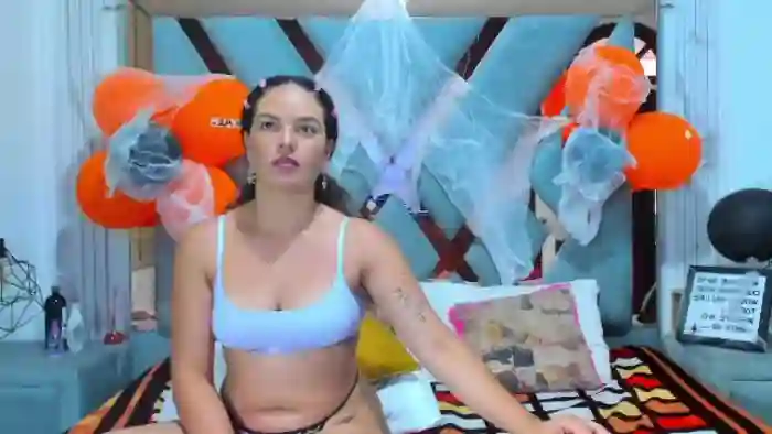 isabela-paz-and-samanta-liz