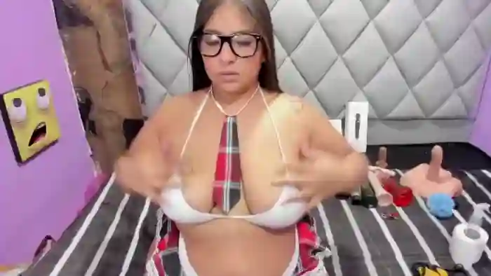 luisana-boobs