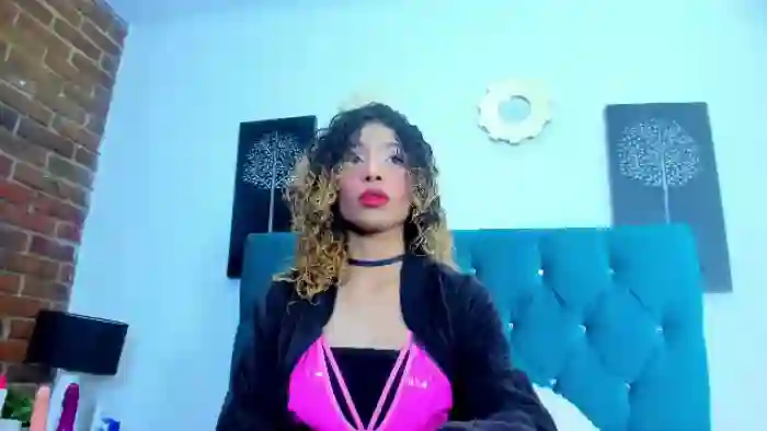 petite-ariana