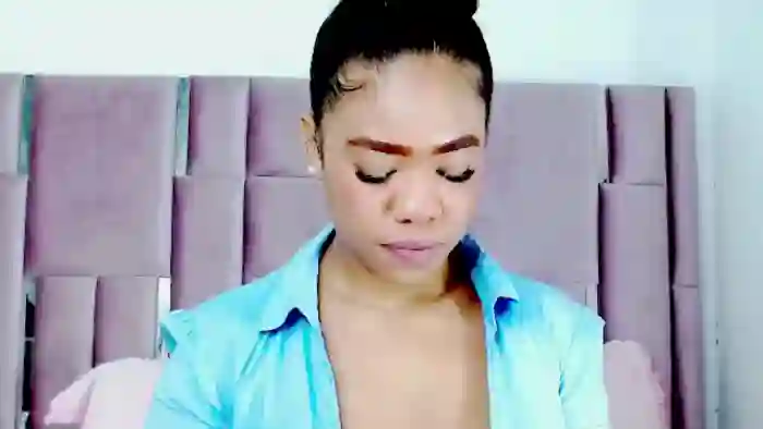 nahomy-jones
