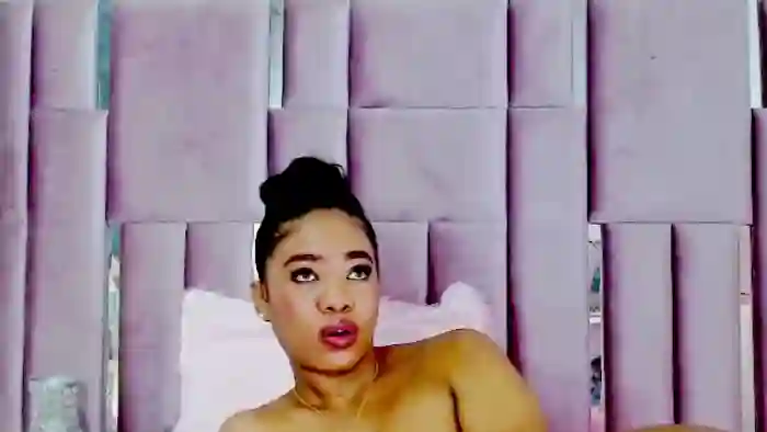 nahomy-jones