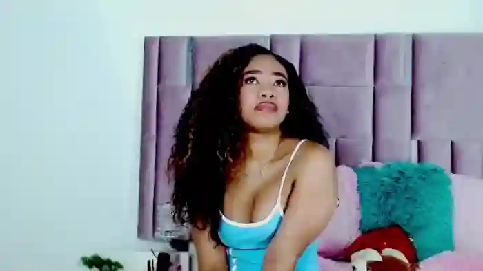 nahomy-jones
