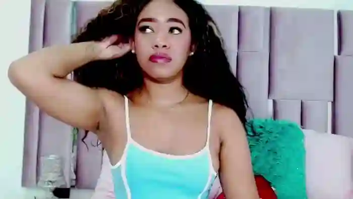 nahomy-jones