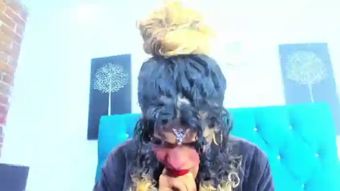 petite-ariana