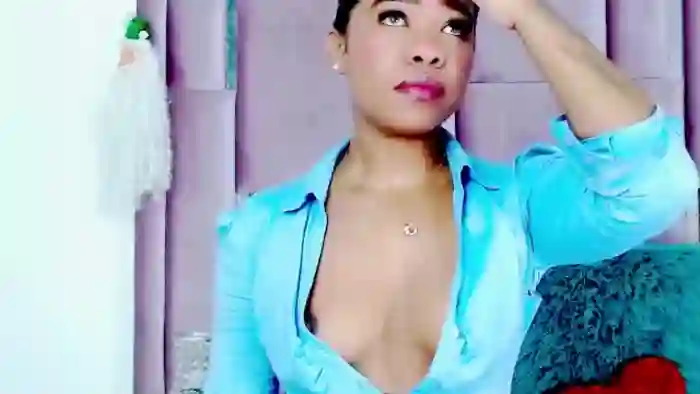 nahomy-jones