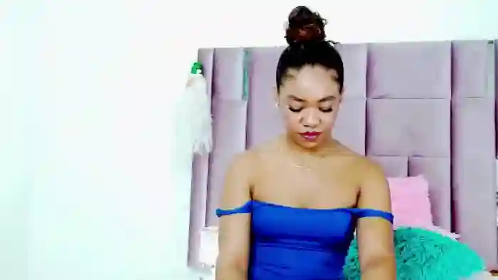 nahomy-jones
