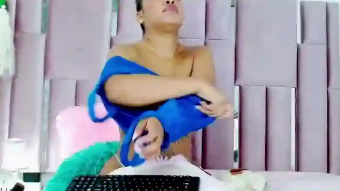 nahomy-jones