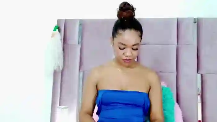 nahomy-jones