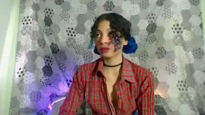 petite-ariana