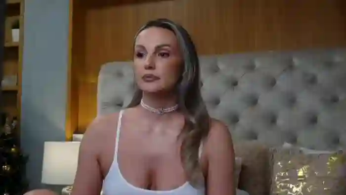 jessie-blonde