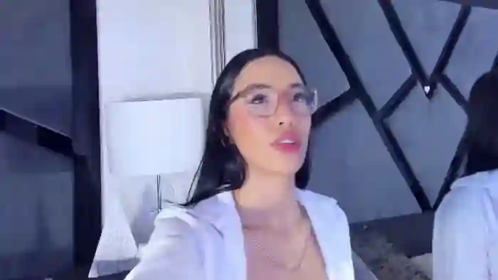 kylie-whitee