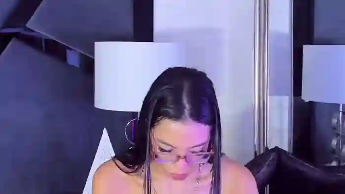 kylie-whitee