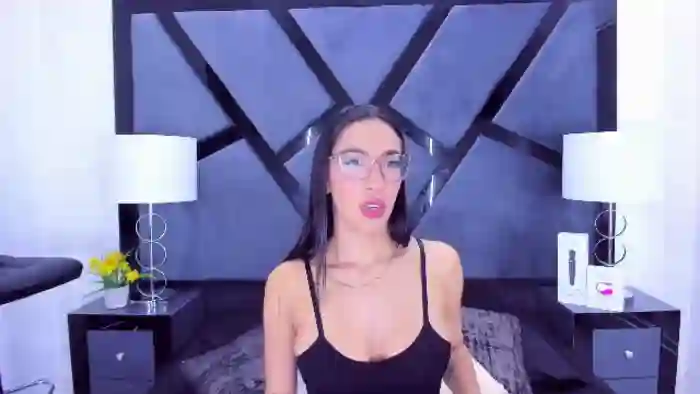 kylie-whitee