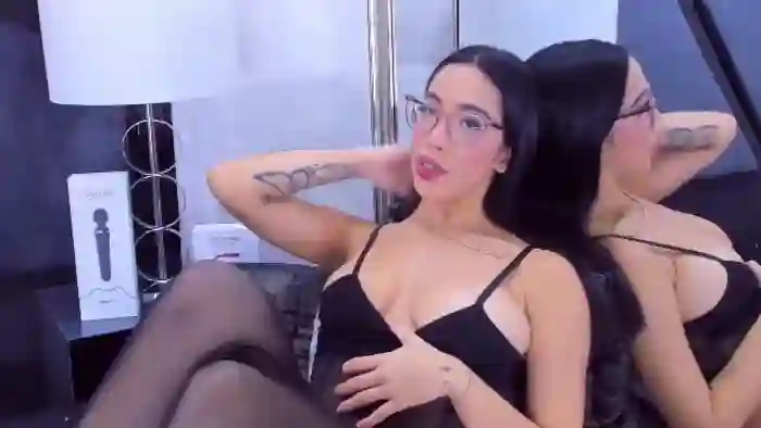 kylie-whitee