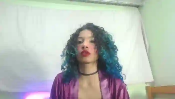 petite-ariana