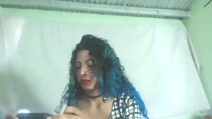petite-ariana