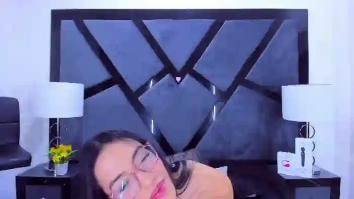 kylie-whitee