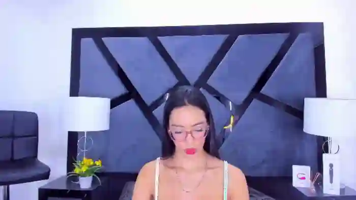 kylie-whitee
