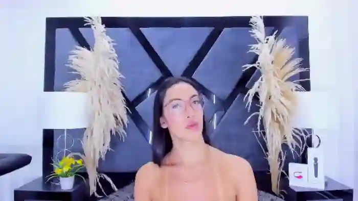 kylie-whitee