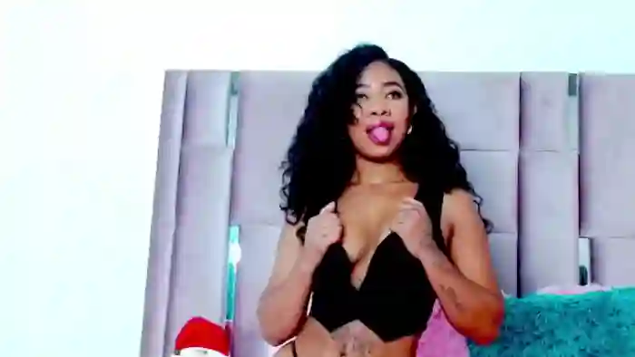 nahomy-jones