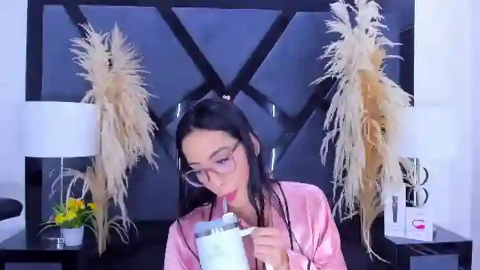 kylie-whitee