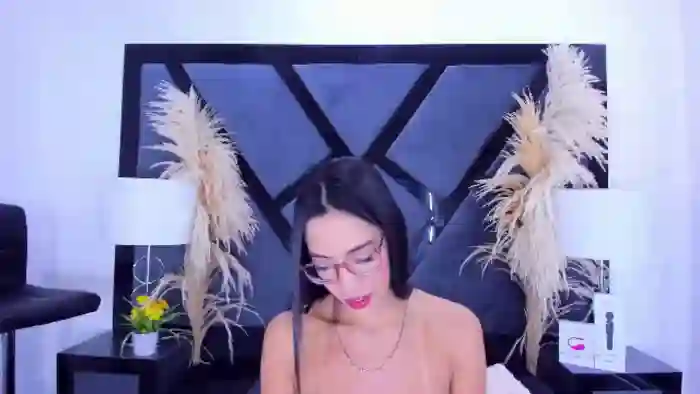 kylie-whitee