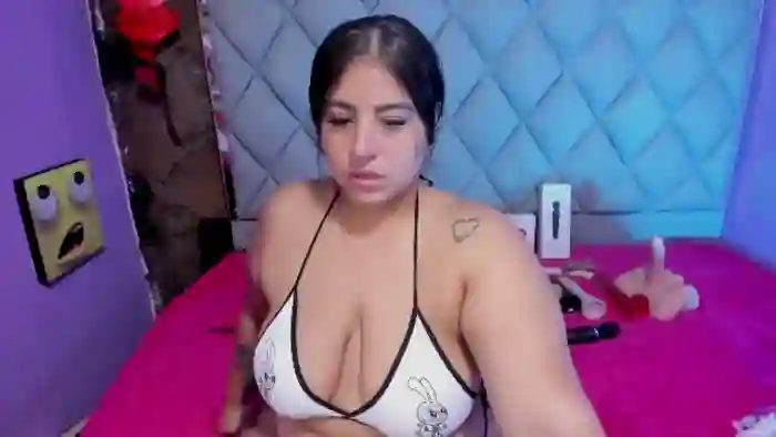 luisana-boobs