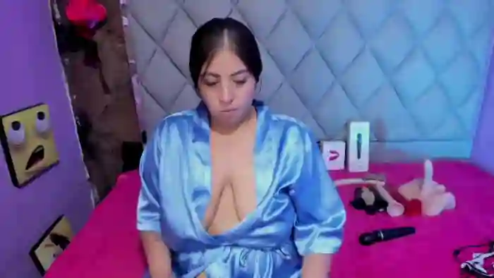 luisana-boobs