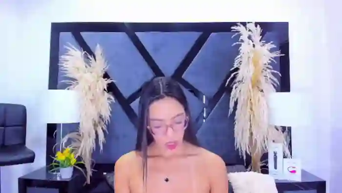 kylie-whitee