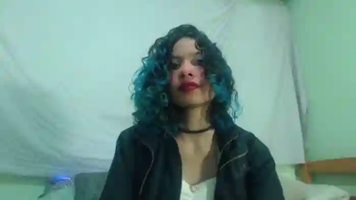 petite-ariana