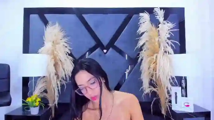 kylie-whitee