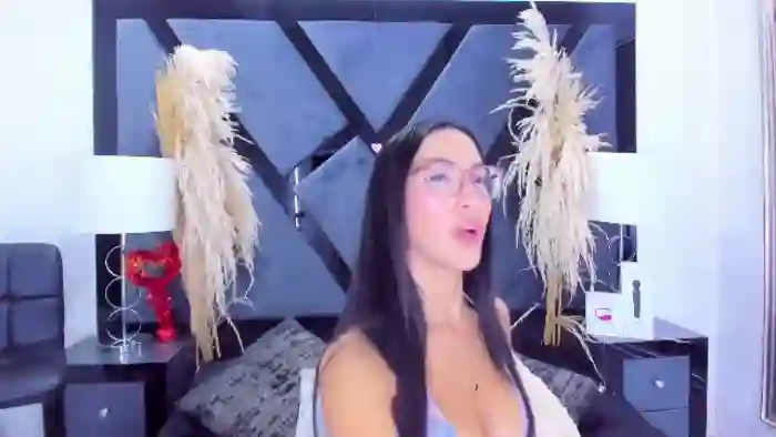 kylie-whitee
