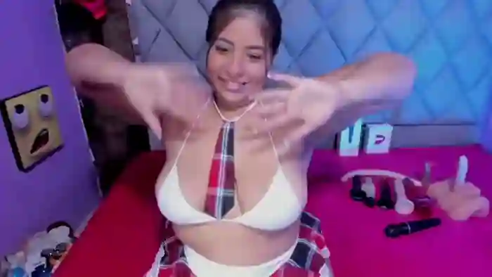 luisana-boobs