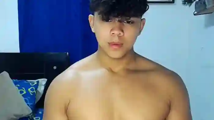 noah-prada