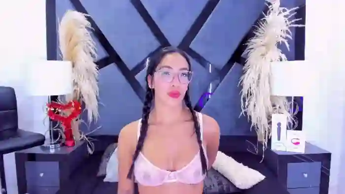 kylie-whitee