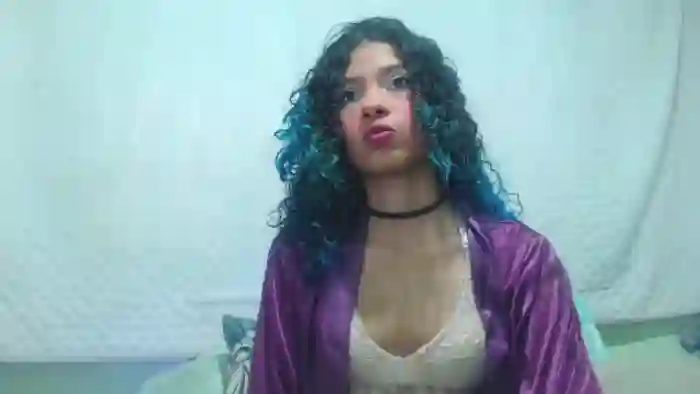 petite-ariana